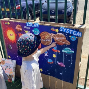  Ducklings Discover the Planets! 
